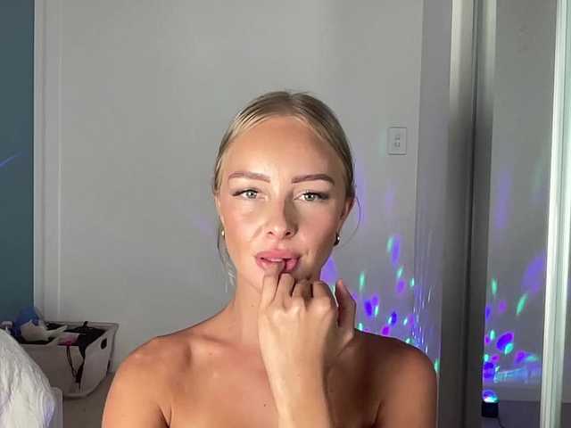 bbybreex live cam on BongaCams