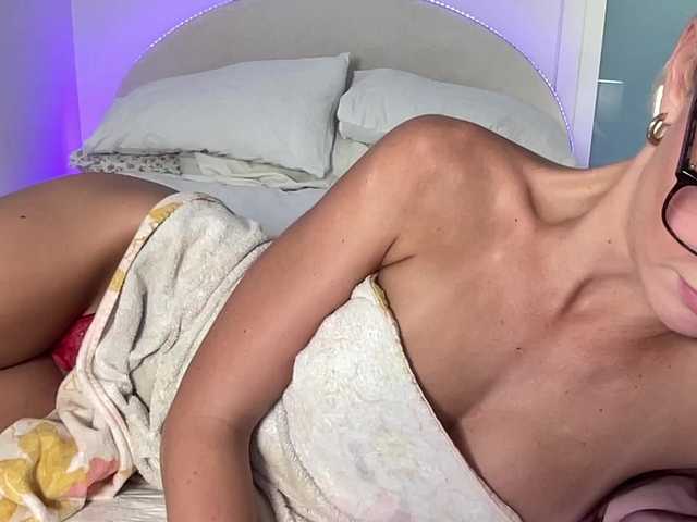 bbybreex live cam on BongaCams