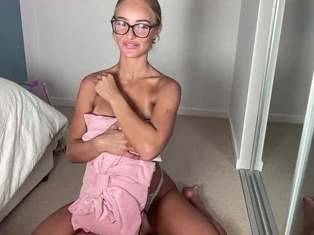 bbybreex live cam on BongaCams