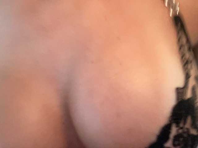 bbybreex live cam on BongaCams