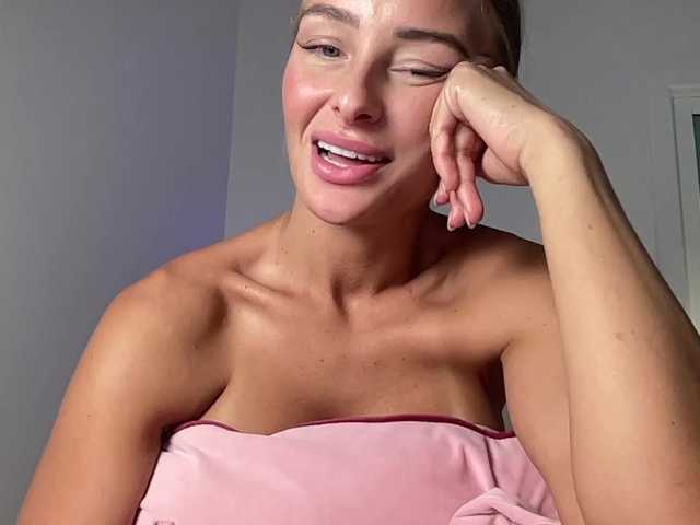 bbybreex live cam on BongaCams