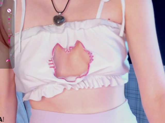 Lea-much live cam on BongaCams
