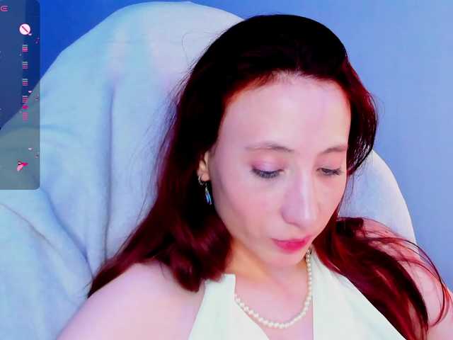 Lea-much live cam on BongaCams