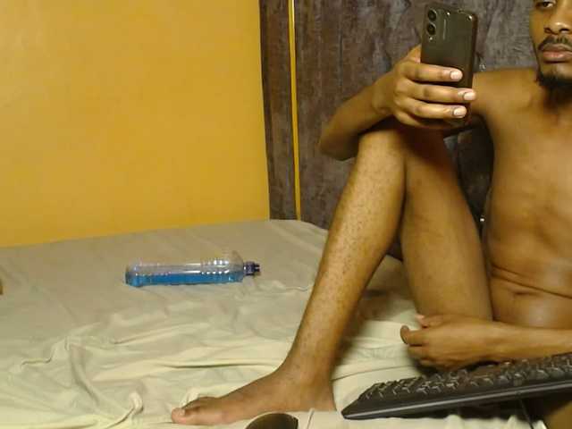 CandyShopB's BongaCams show and profile