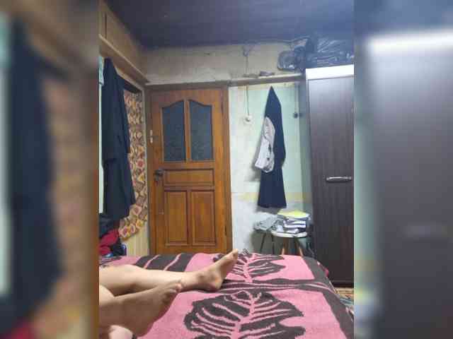 Betty43 webcam