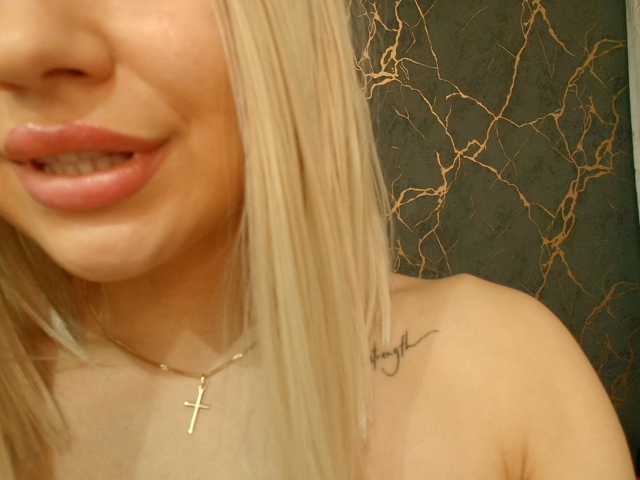 DaisyLuvsYou live cam on BongaCams