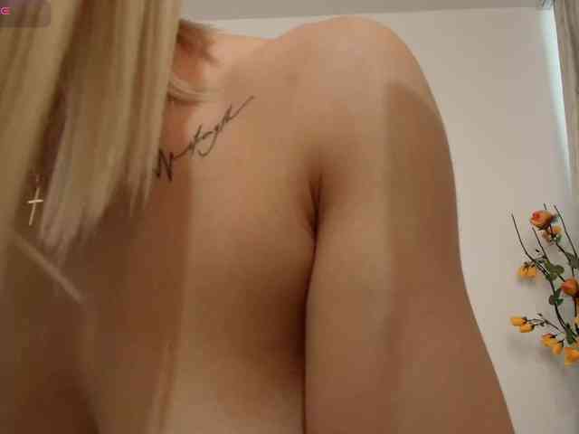 DaisyLuvsYou webcam
