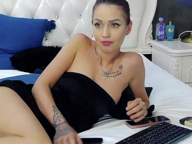SerenaBFF live cam on BongaCams