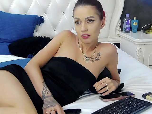 SerenaBFF live cam on BongaCams