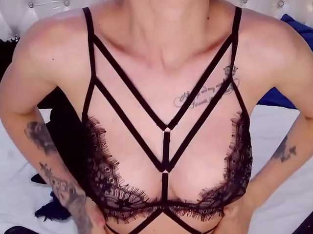 SerenaBFF live cam on BongaCams