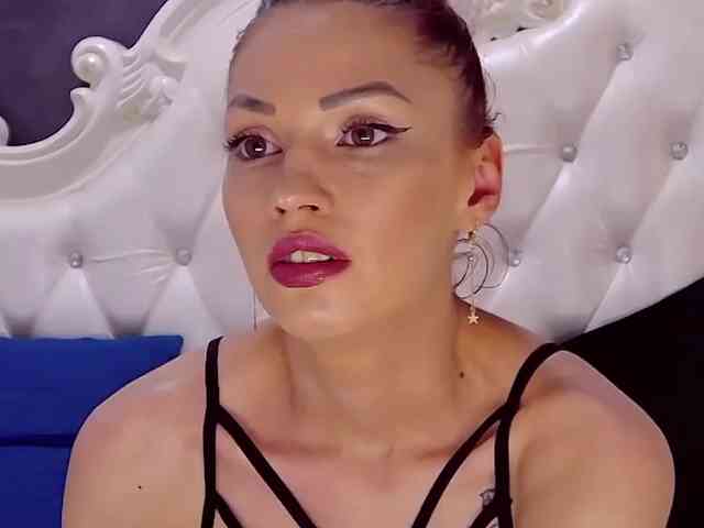 Serenabff's cam show statistics and live stream