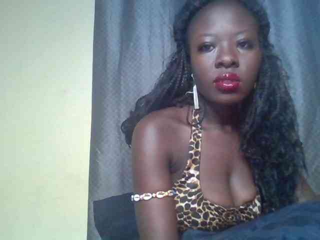 Sunshine102 Live Webcam on BongaCams