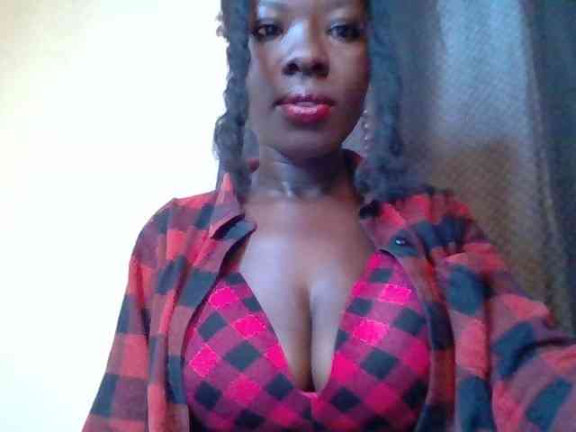 Sunshine102 Live Webcam on BongaCams