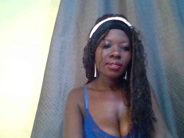 Sunshine102 Live Webcam on BongaCams