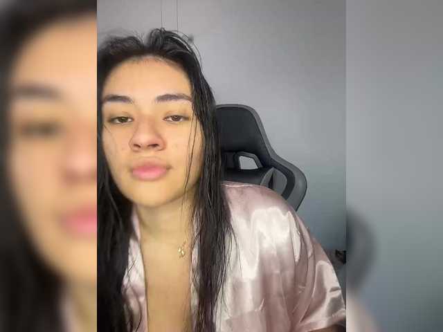 MiaFoxmml Live Cam on BongaCams