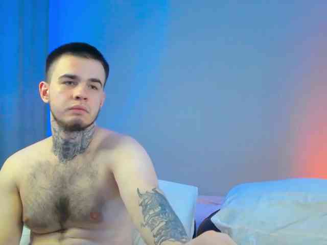 Lucy_Andrew webcam