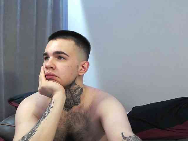 Lucy_Andrew webcam