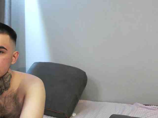 Lucy_Andrew webcam