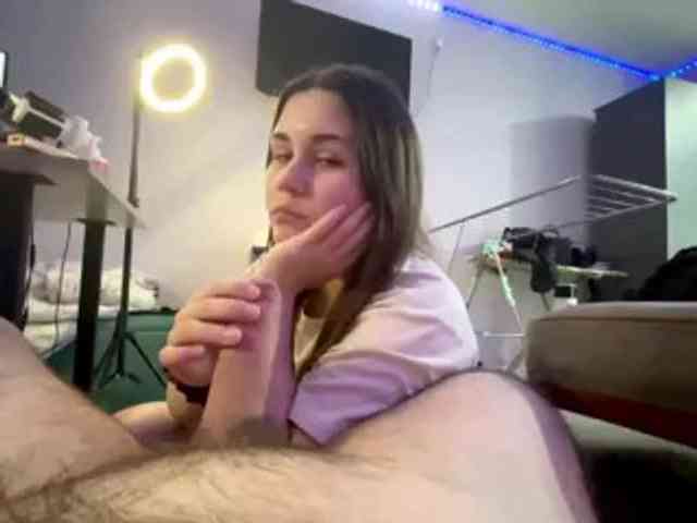 Lucy_Andrew webcam