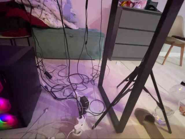 Lucy_Andrew webcam