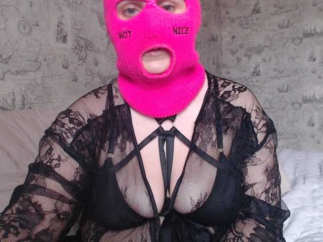 Kamiilla live cam on BongaCams