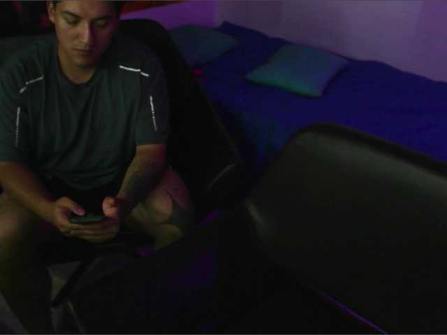 donviktorduo2026 live cam on BongaCams