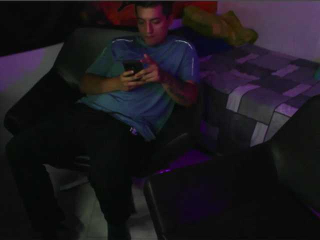 donviktorduo2026 live cam on BongaCams