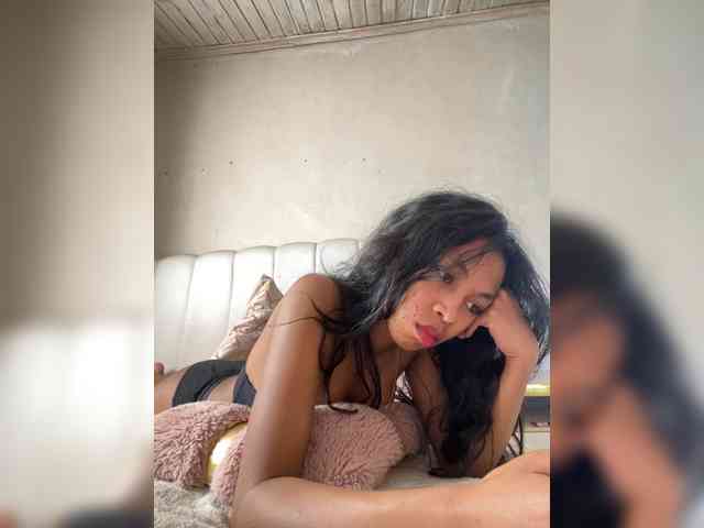Peachies webcam