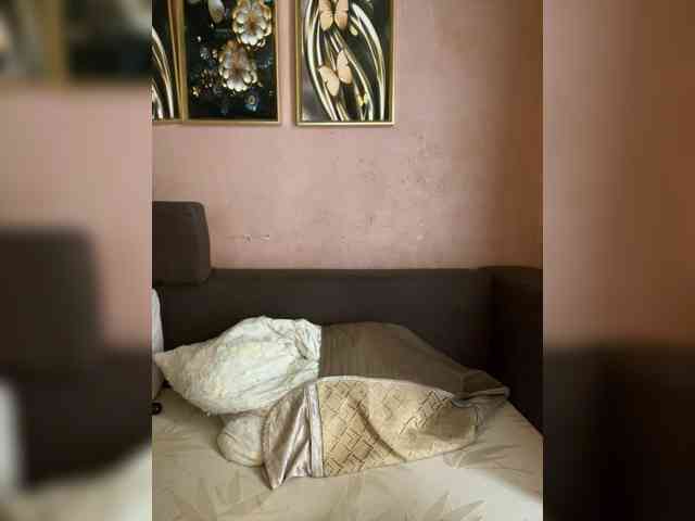 Peachies webcam