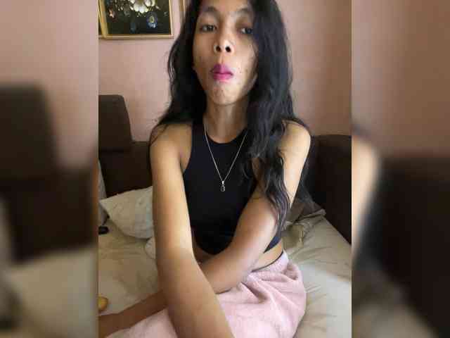 Peachies webcam