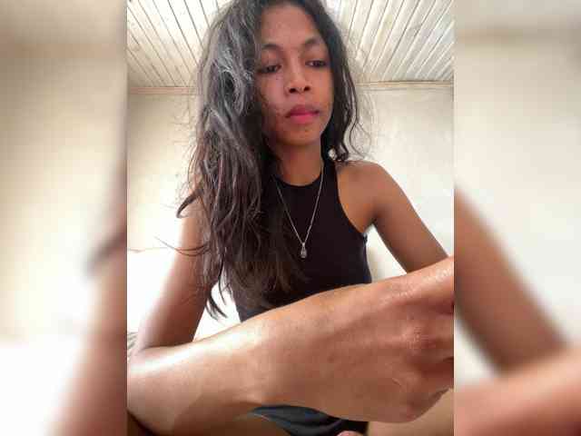 Peachies webcam
