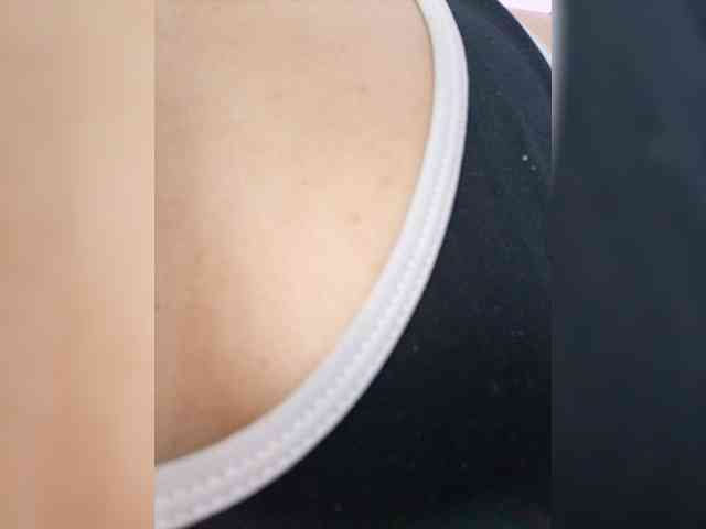 ChloeCartier webcam