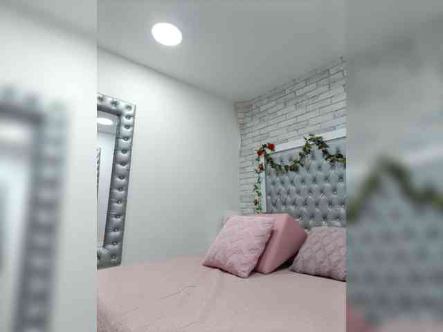 ChloeCartier webcam