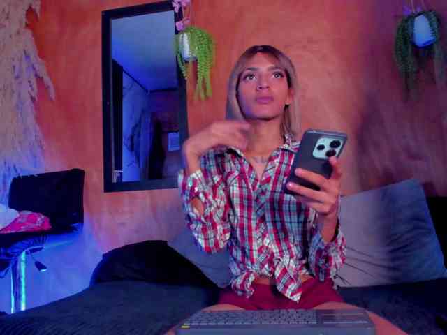 zara-wilde Live Webcam on BongaCams
