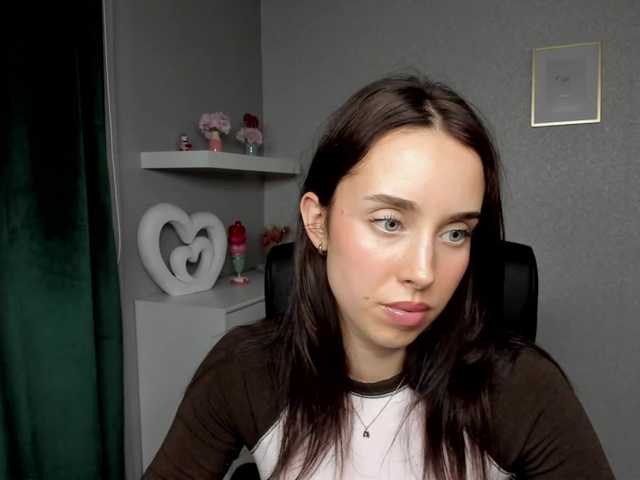 adeleLive live cam on BongaCams