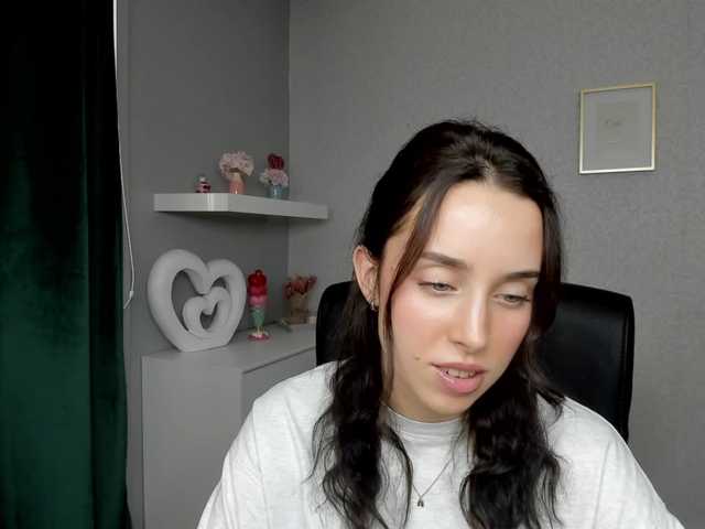 adeleLive live cam on BongaCams