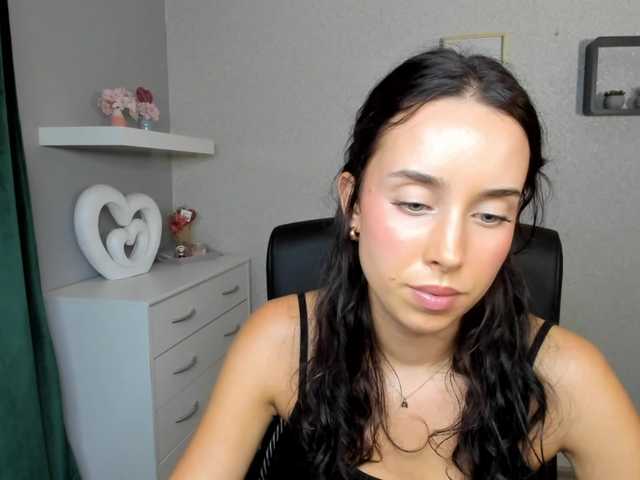 adeleLive live cam on BongaCams