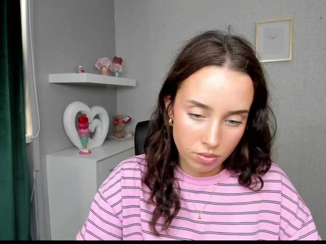adeleLive live cam on BongaCams