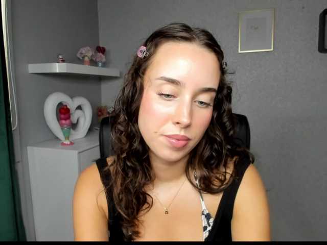 adeleLive live cam on BongaCams