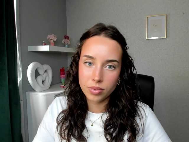 adeleLive live cam on BongaCams