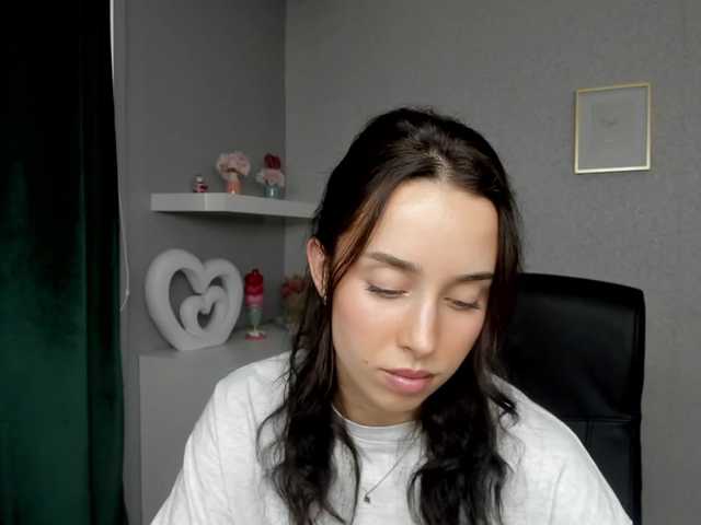 adeleLive live cam on BongaCams