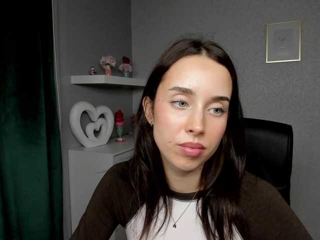 adeleLive live cam on BongaCams