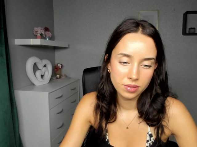 adeleLive live cam on BongaCams
