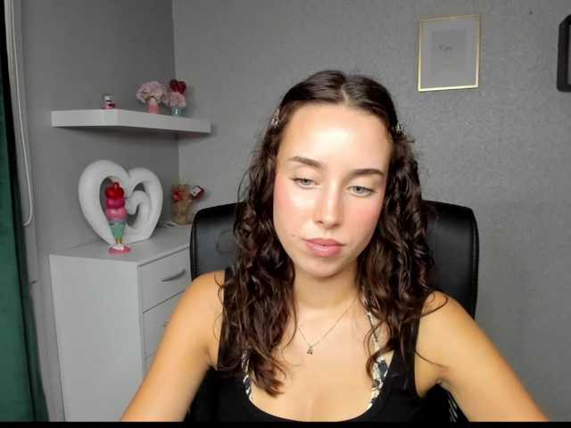 adeleLive live cam on BongaCams