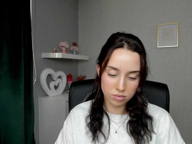 adeleLive live cam on BongaCams