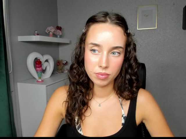 adeleLive live cam on BongaCams