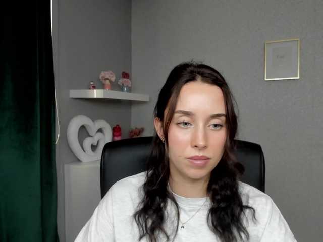 adeleLive live cam on BongaCams