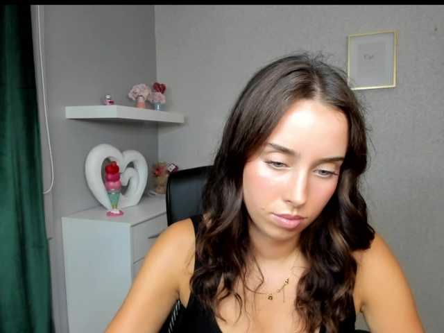 adeleLive live cam on BongaCams
