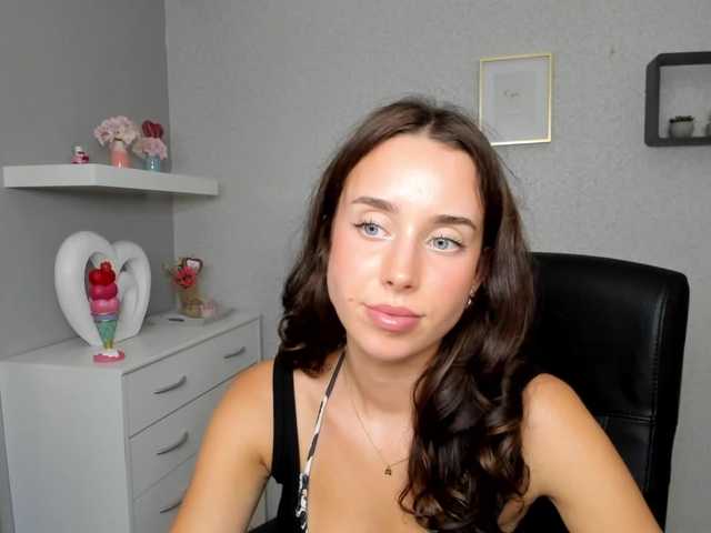 adeleLive live cam on BongaCams