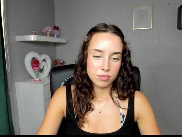 adeleLive live cam on BongaCams